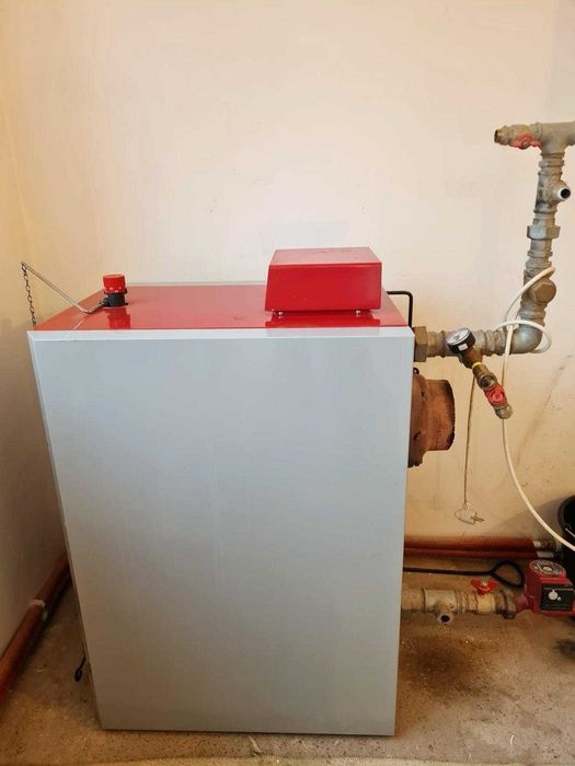 Centrală pe lemne Viadrus U22 C/D – stare bună, cu pompă Grundfos