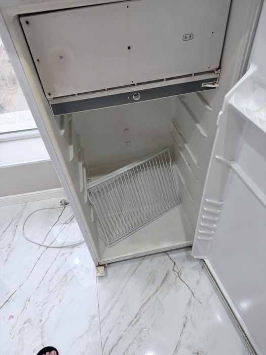 Холодилник сатылады