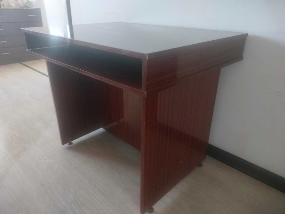 продаю письменный стол двухсторонний