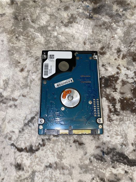 Gigabyte 240gb. Seagate 500gb