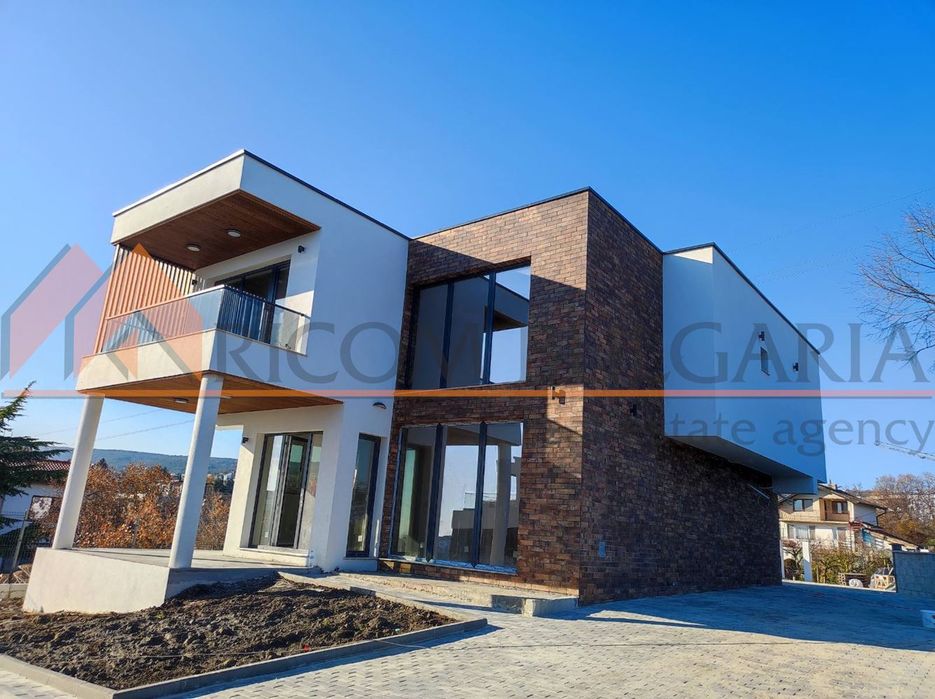 Къща в Варна-Виница площ 256