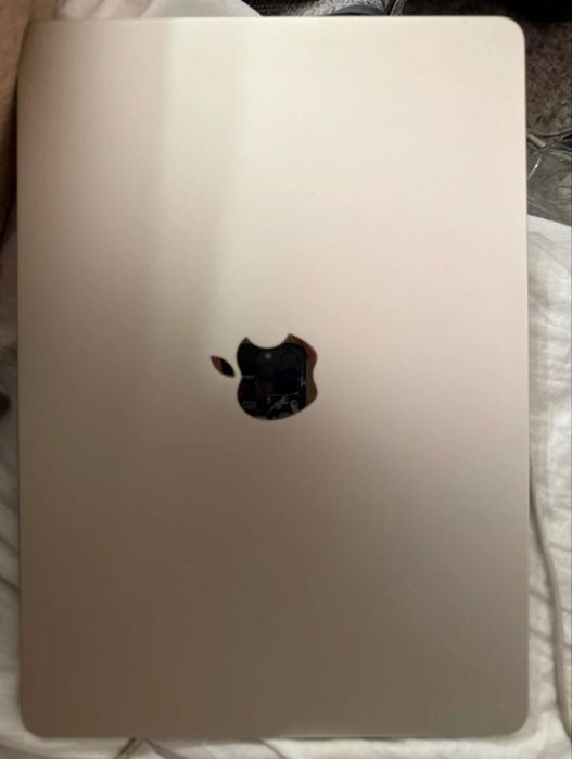 MacBook Air M2(2022) 16GB RAM 256GB Stocare