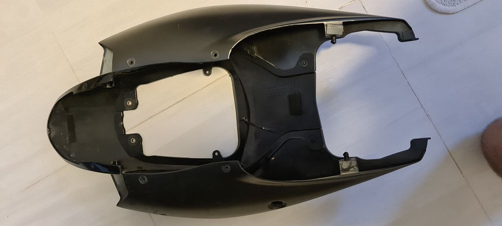 Carena  codita  Suzuki GSXR 600 anii 2006 2007  k6 k7 carene