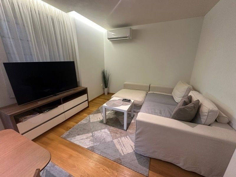 Продава се Тристаен апартамент в Варна, Генералите - 88 кв.м за 1965 €/кв.м - Снимка #9