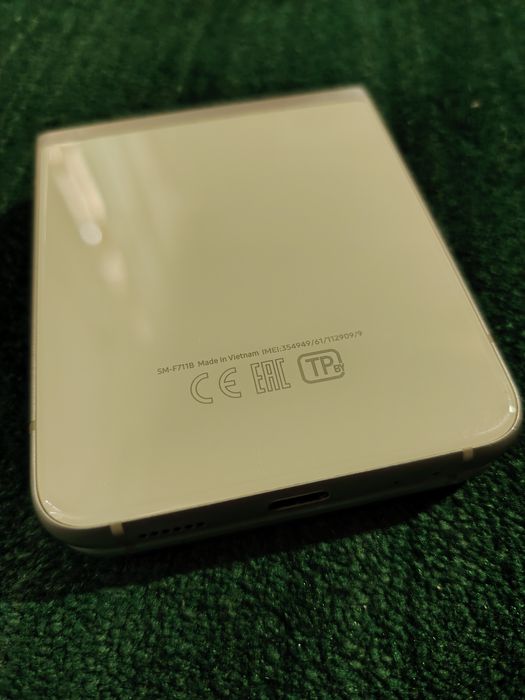 Samsung galaxy z flip 3