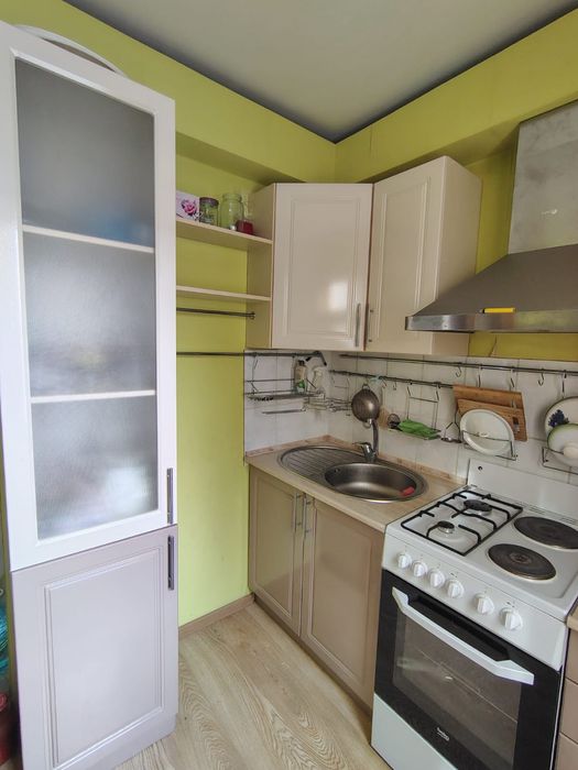 Продам 2 ком квартиру Вектор 19 мкр