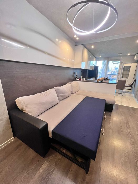 Ъглов диван с функция сън и място за съхранение