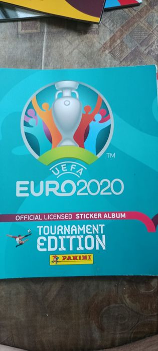 Продавам албуми на Topps и Panini