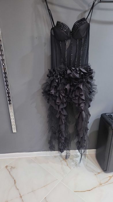 Официална    рокля