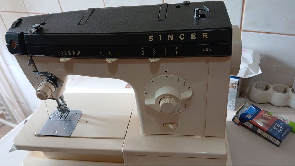 Masina de cusut  Singer