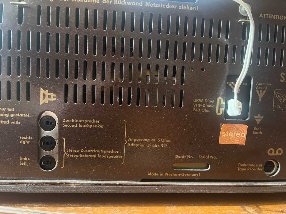 Radio Saba Konstanz Stereo 18 KN pe lampi