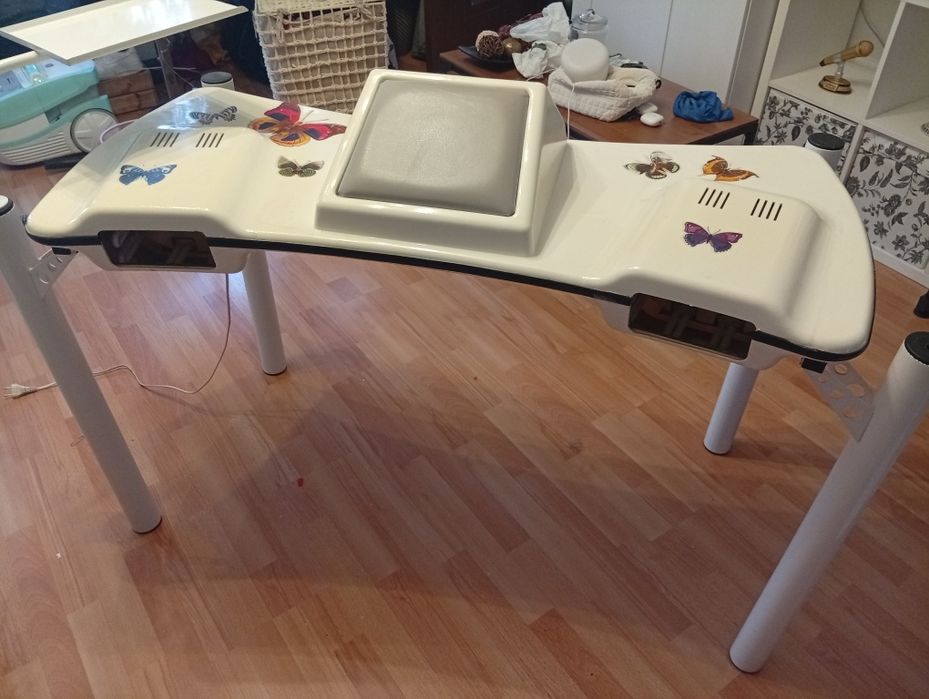 Masa de manichiură profesionala Urgent