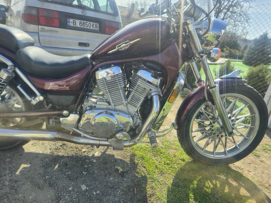 Suzuki Intruder VS 700