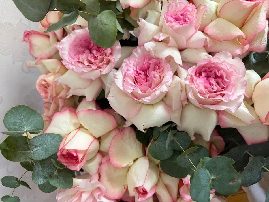 Роза с корзиной.