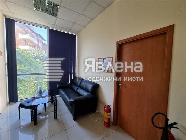 Офис в широкия център на града