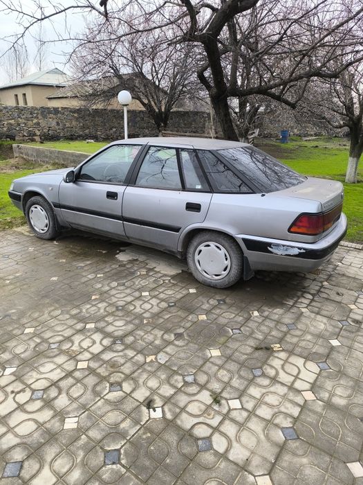 Эсреро Daewoo машина