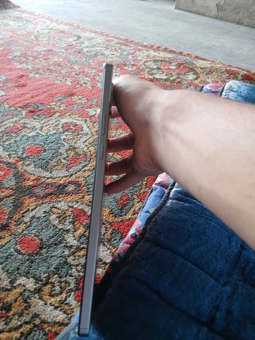 Ogan odam mazza qilib ishlatadi batarekasi bemalol 2 kunga yetadi