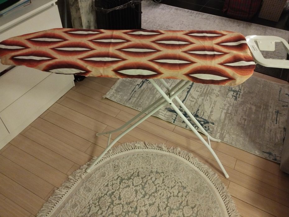 Продается гладильная доска.