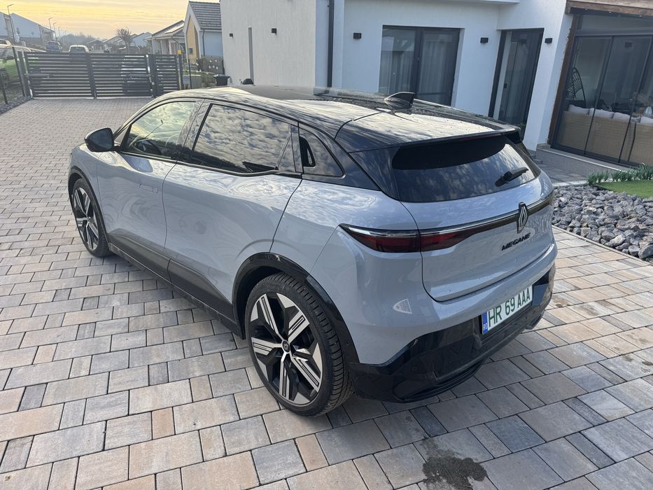 Renault Megane E Tech ICONIC FULL . Pompa de caldura . Garanție