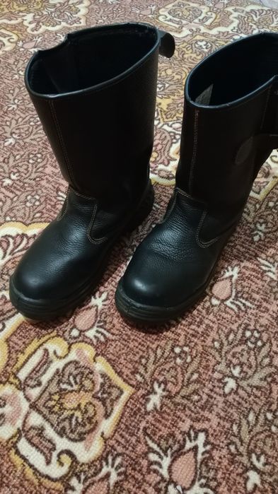 Спецодежда сатылады екеуі 25 мың