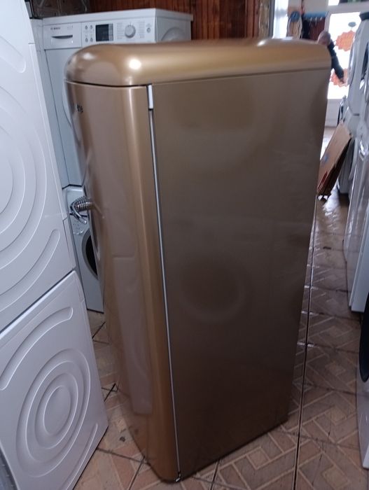 Хладилник с вътрешна камера Gorenje ретро дизайн 2 години гаранция!