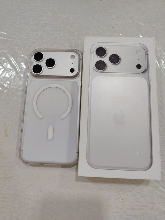IPhone 17 pro Max silver