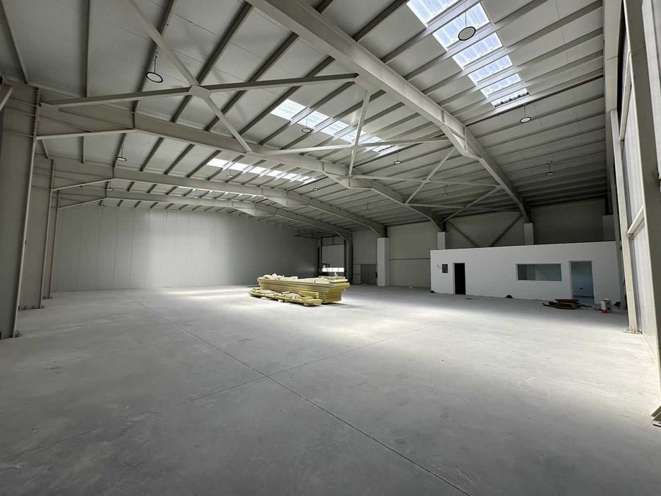 Дава се под наем Склад в Пловдив, Индустриална зона - Юг - 655 кв.м за 2300 € - Снимка #2