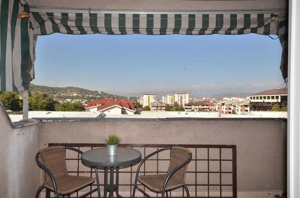 Дава се под наем Тристаен апартамент в Пловдив, Изгрев - 87 кв.м за 300.9 € - Снимка #3