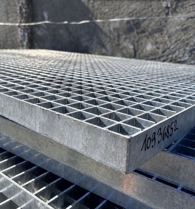 Gratare metalice zincate /trepte zincate