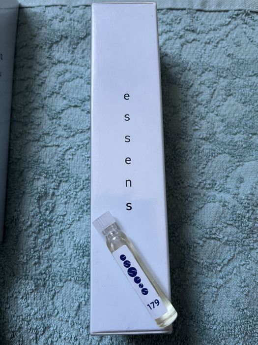 Продам духи Essens