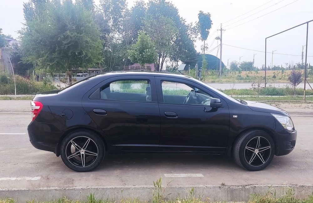 Sotiladi vikupkaga yoq