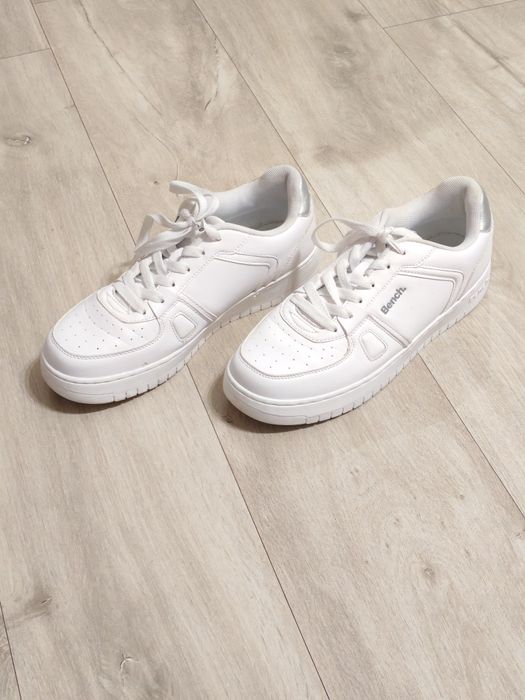 Кроссовки унисекс, 41 размер, белого цвета. Производство Китай, Bench.
