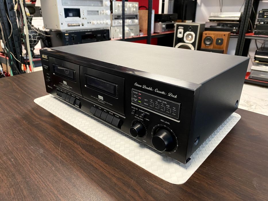 Двукасетен дек Akai