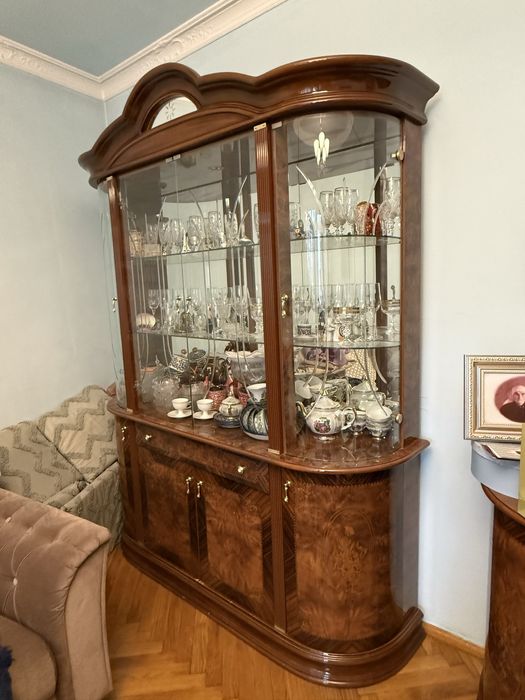 Шкаф сервант для посуды