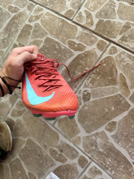 Ghete de fotbal air zoom roz