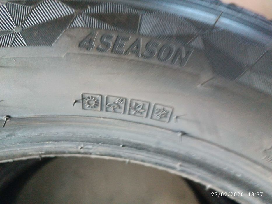 2бр.всесезонни гуми 215/60/17 Kumho