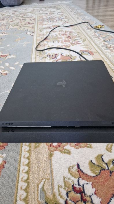 Play Station 4 slim 512 gb