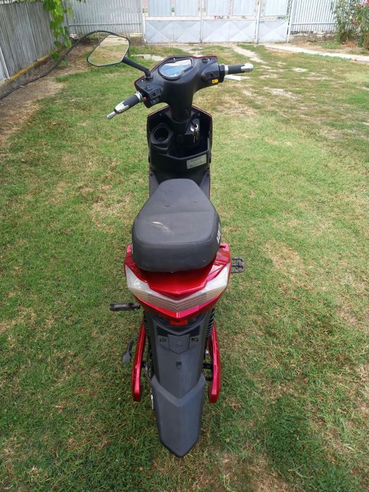 Vand scuter electric