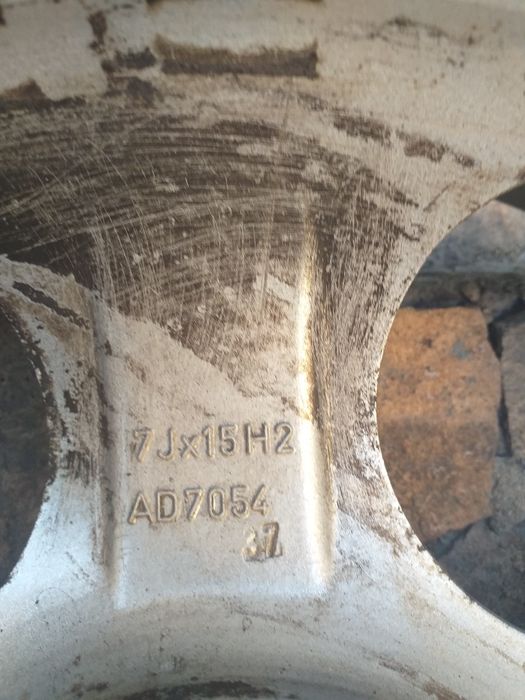 Продам литые серебристые диски.е диские диски.