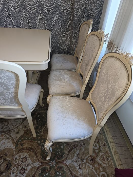 Стол массивный с 8 стульями в Талгаре
