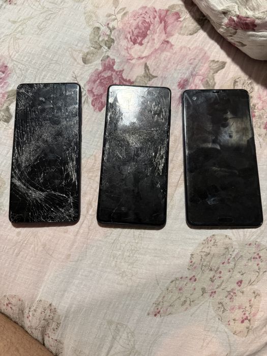 Vând telefoane defecte necesita display