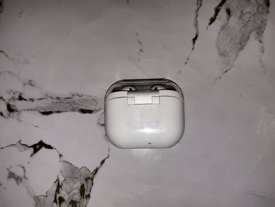 Продам наушники Samsung Buds 3
