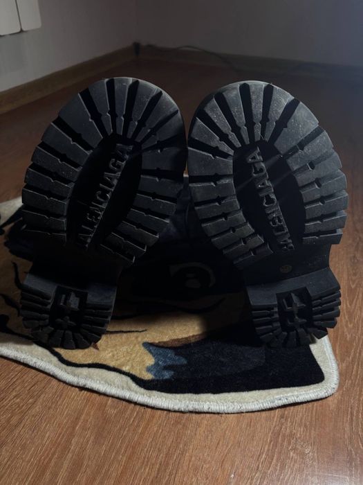 Balenciaga strike boots