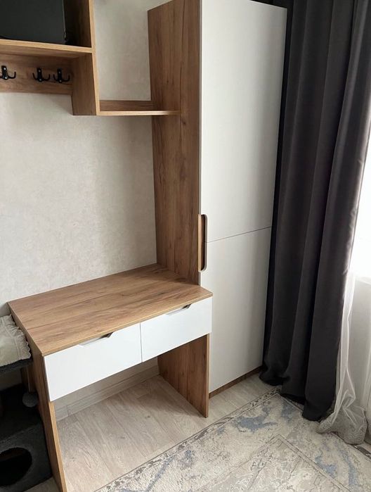 Продам шкаф со столом