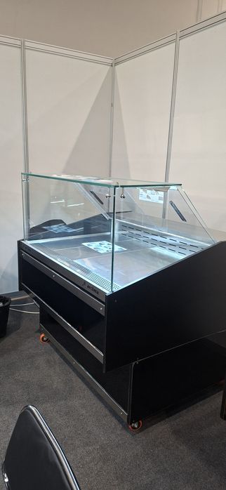 Холодильник витрина