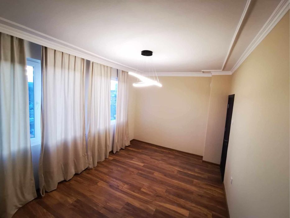 Продава се Четиристаен апартамент в Плевен, 9-ти квартал - 107 кв.м за 1234 €/кв.м - Снимка #4