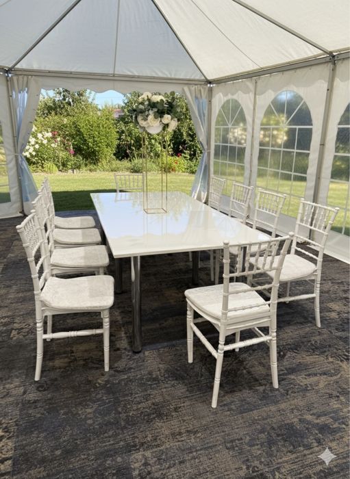 Inchiriez mese si scaune pentru evenimente