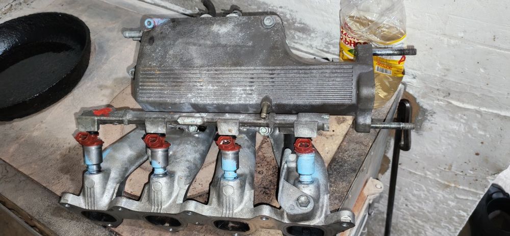 Продам от Тойоты карина е. 1.6