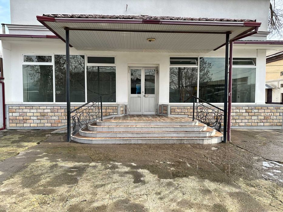 Аренда отдельно стоящего нежилого здания под бизнес на перекрёстке