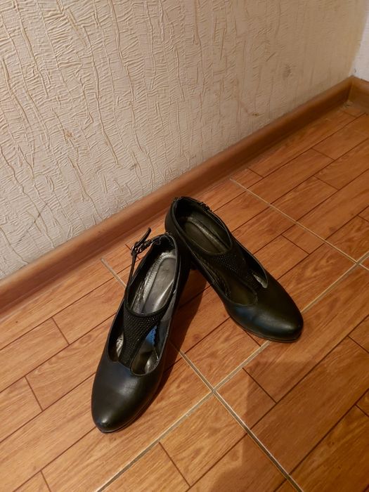 Босоножки . Туфли размер 39